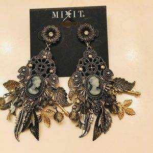 Heavy stylish Earnings